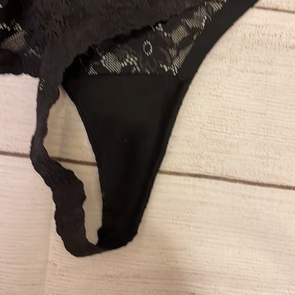 VS Angel Secret Embrace thong panty - Picture 3 of 6